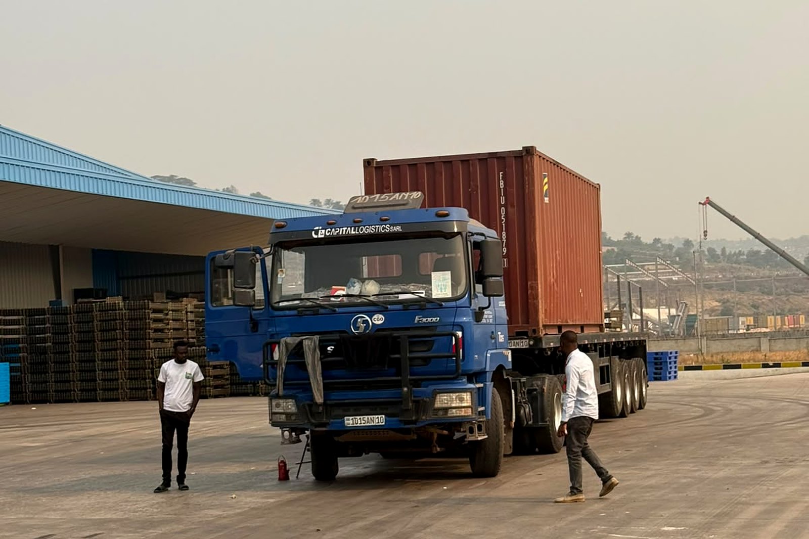 Capital Logistics container handling with a mobile crane at the yard